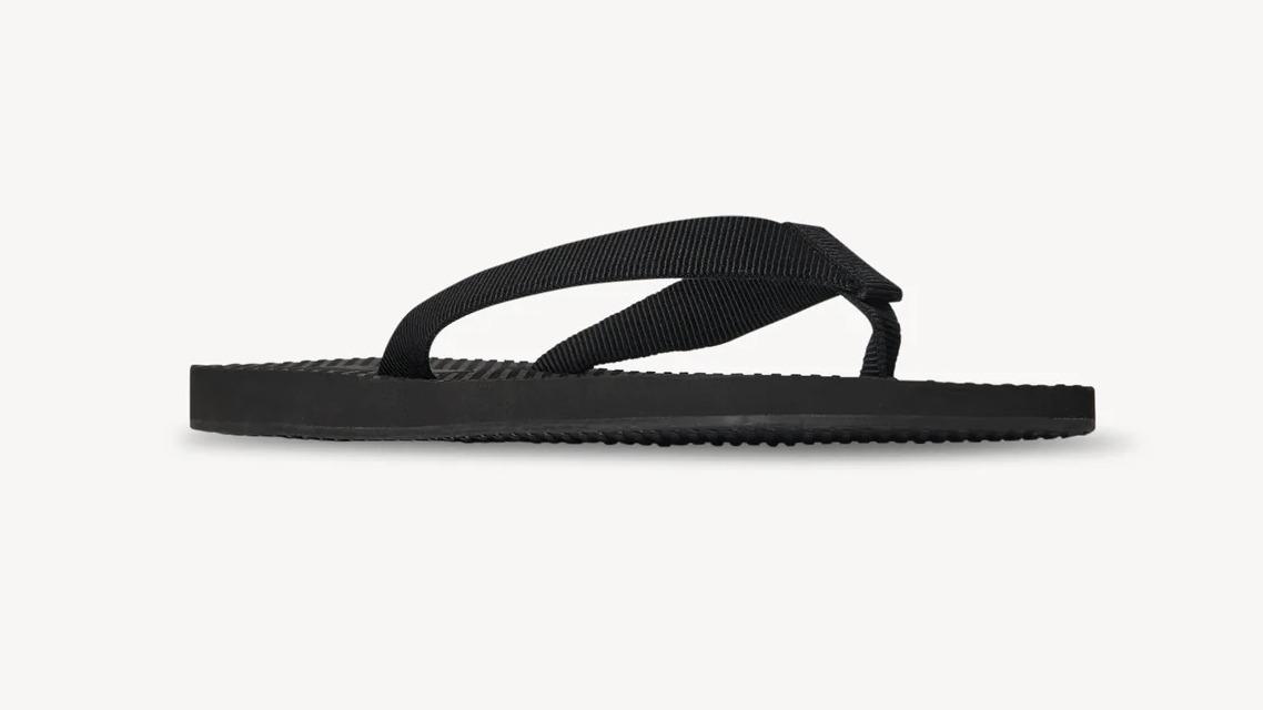 Les tongs à 780€, l’ultime snobisme de la mode