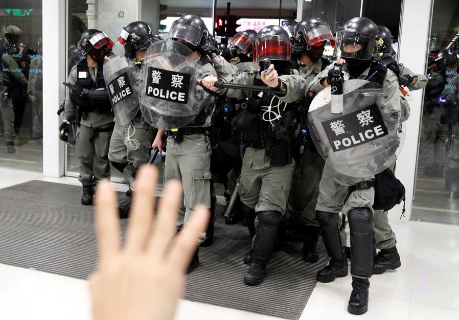 Hongkong: Cinq Blessés Dans Une Attaque Au Couteau