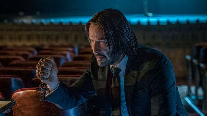 Ans Keanu Reeves Se D Multiplie Pour Tourner John Wick Paris Et Adapter Sa Bd Brzrkr