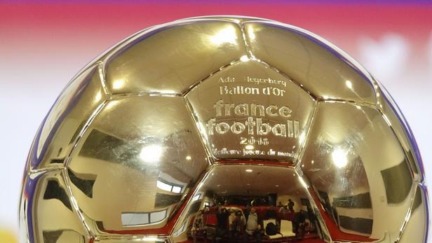 Ballon de Football PSG 2023 Mettalic - Balles de Sport