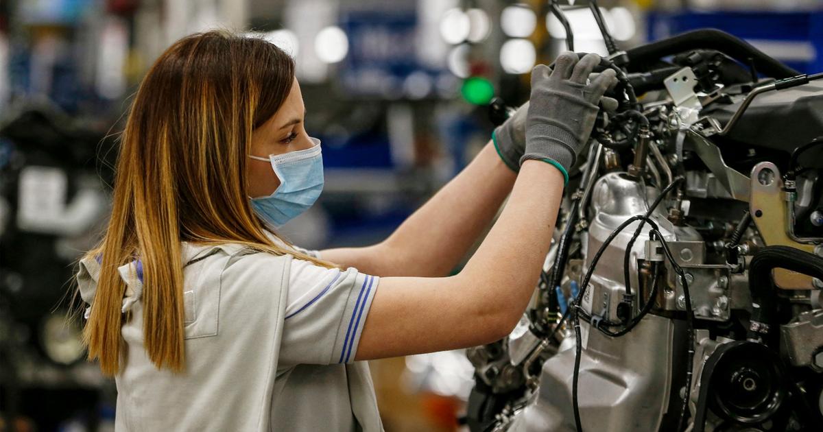 la produzione industriale torna a crescere a novembre