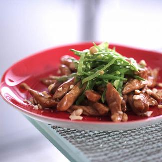 Soupe Chinoise poulet, carotte, pois gourmands - Recette Maître CoQ