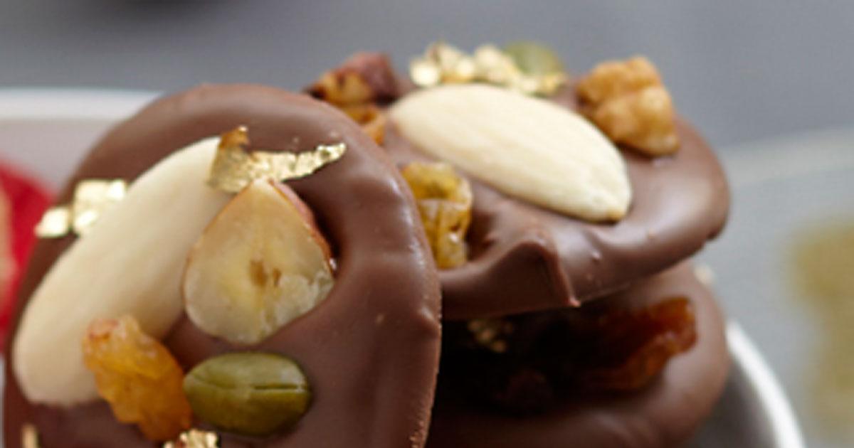 Mendiants au chocolat pour 10 personnes - Recettes - Elle à Table