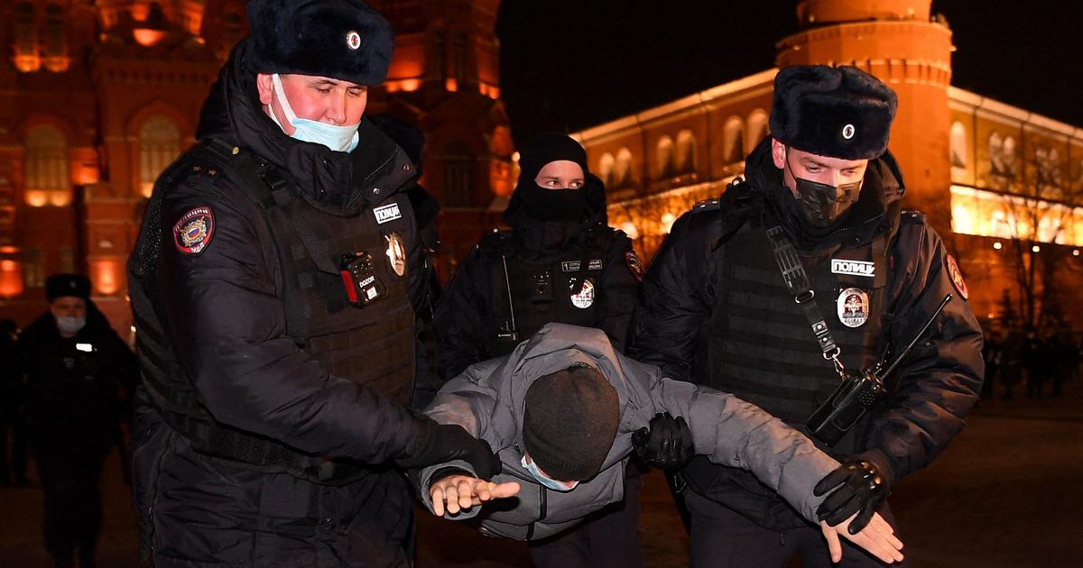 Secondo quanto riferito, domenica più di 4.600 manifestanti sono stati arrestati in Russia