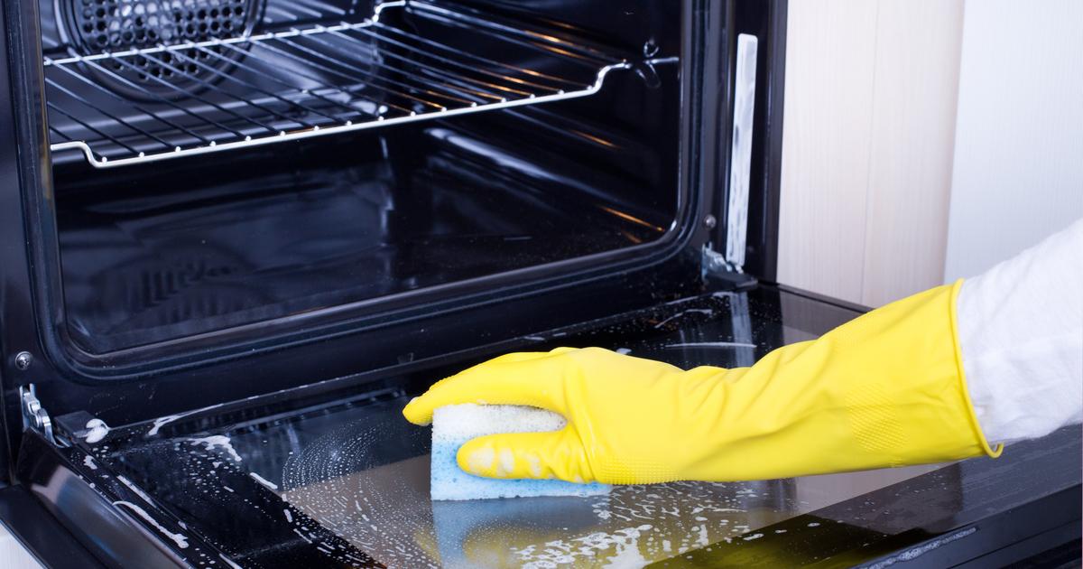Four : comment le nettoyer sans produit chimique ?