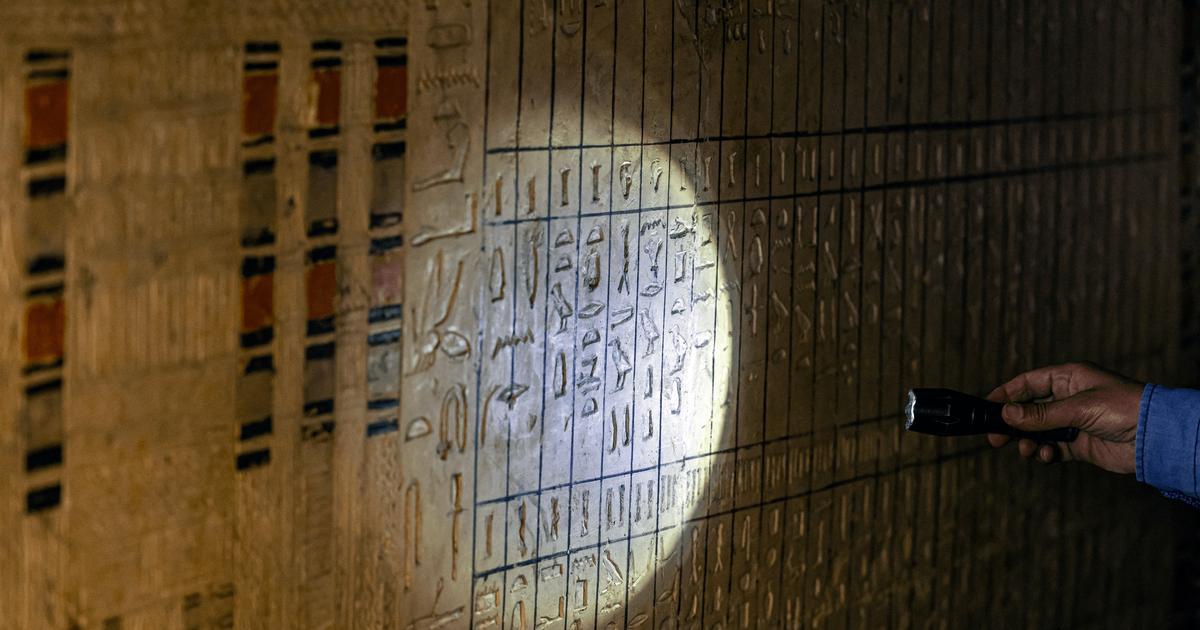 In Saqqara, five ancient tombs discovered near an Old Kingdom pyramid