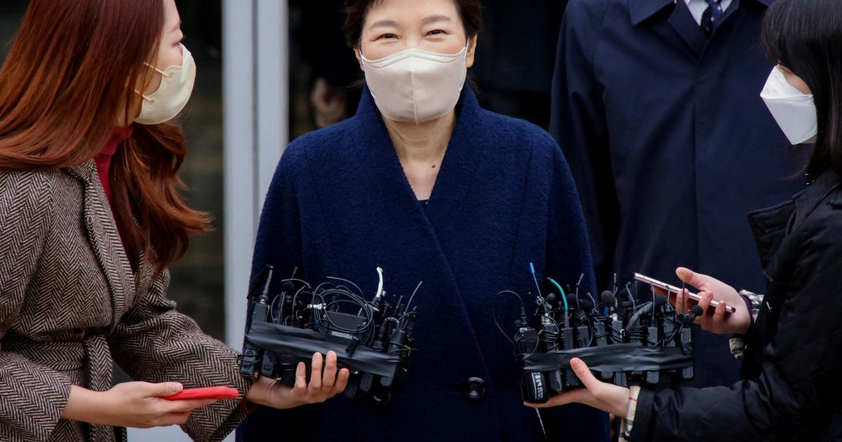 South Korea Ex President Park Geun Hye Sentenced To 20 Years In Prison Pardoned The Limited 7158