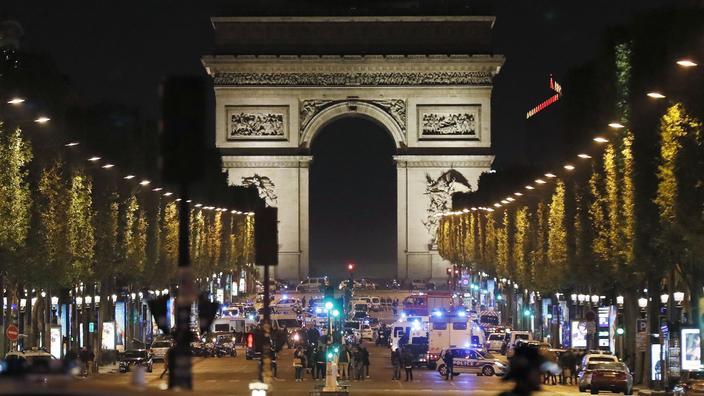 «Avant de “réenchanter les Champs-Élysées”, Anne Hidalgo devrait commencer par arrêter de dégrader Paris»