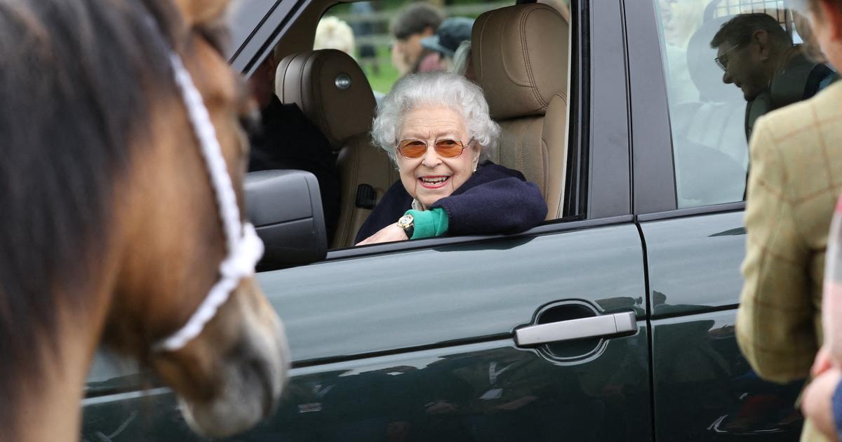 Aperçue lors d'un concours équestre à Windsor, Elizabeth II est apparue enjouée et pleine d'énergie