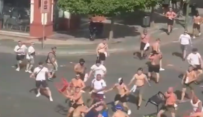 Ligue Europa : De violents affrontements entre supporters de Francfort et Glasgow à Séville (vidéo)