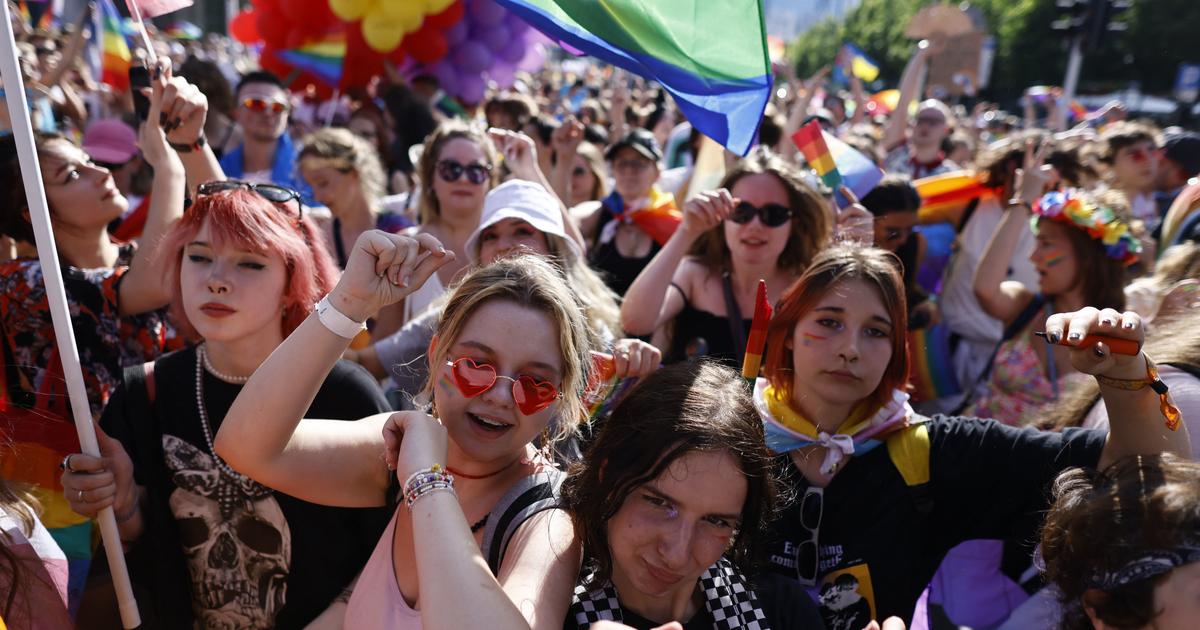 W Warszawie maszerują razem osoby LGBT+ z Polski i Ukrainy
