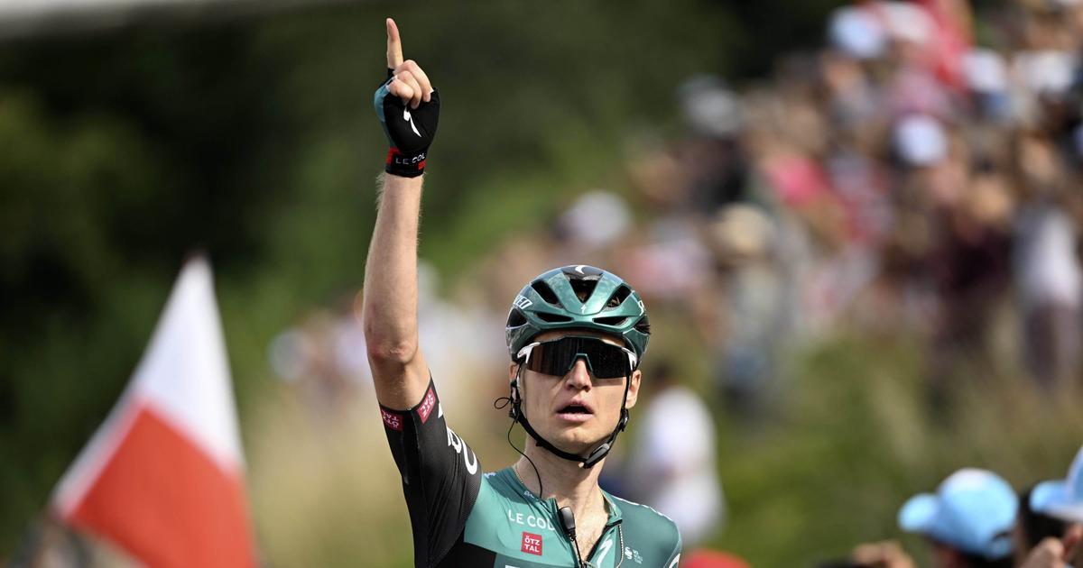 Regarder la vidéo Tour de France : Vlasov pense avoir une «petite chance» de battre Pogacar