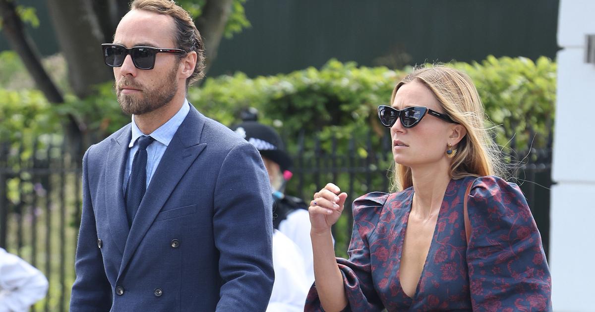 En blouse et pantalon fleuri, Alizée Thévenet, l'épouse de James Middleton, réalise le «match» parfait à Wimbledon