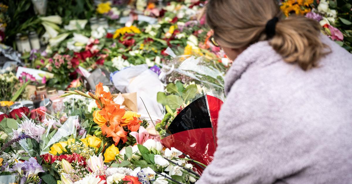 Danemark : des milliers de personnes ont rendu hommage aux victimes de la fusillade de Copenhague