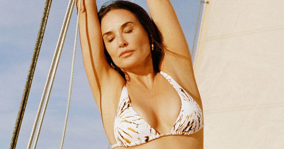 Demi Moore’s “firework” swimsuit in “summer” mode on a sailboat in the south of France.