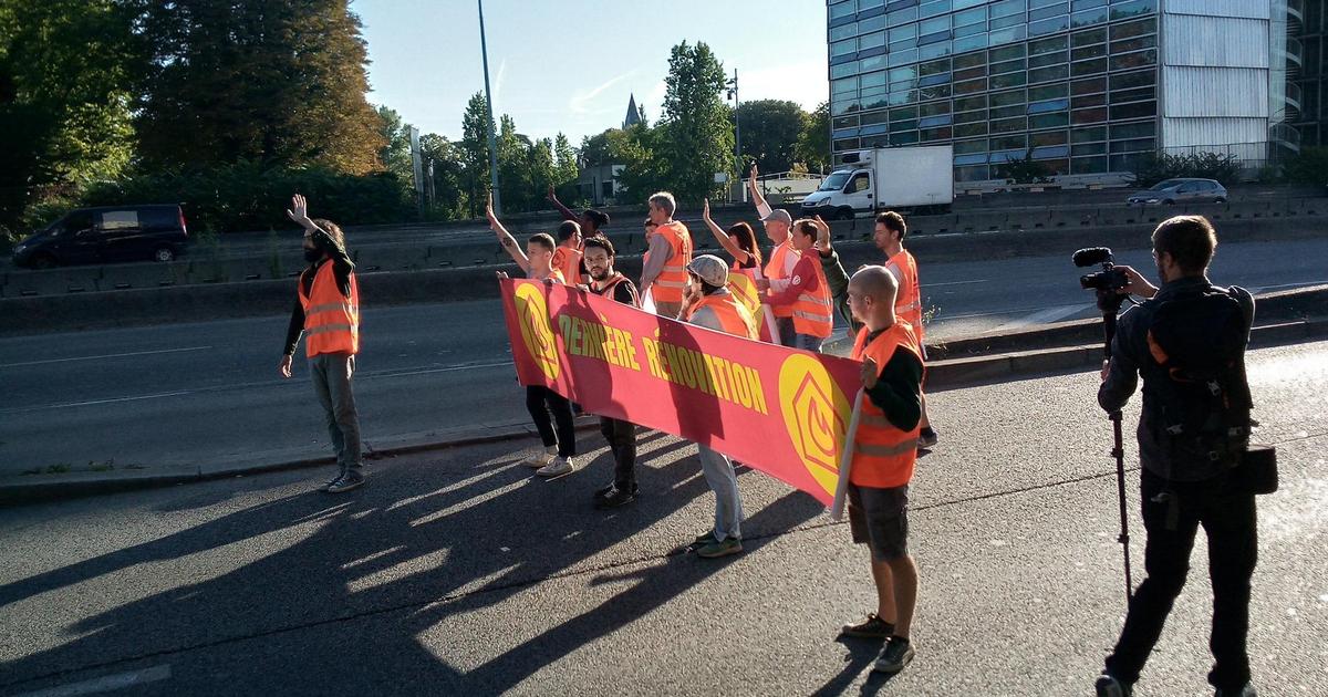 Environmental activists once again closed the ring road of Paris