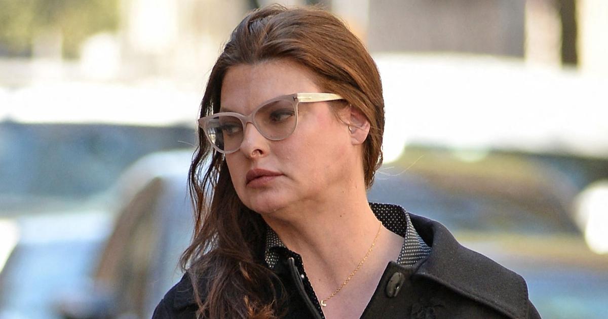 After being “disfigured” by plastic surgery, Linda Evangelista appears ...
