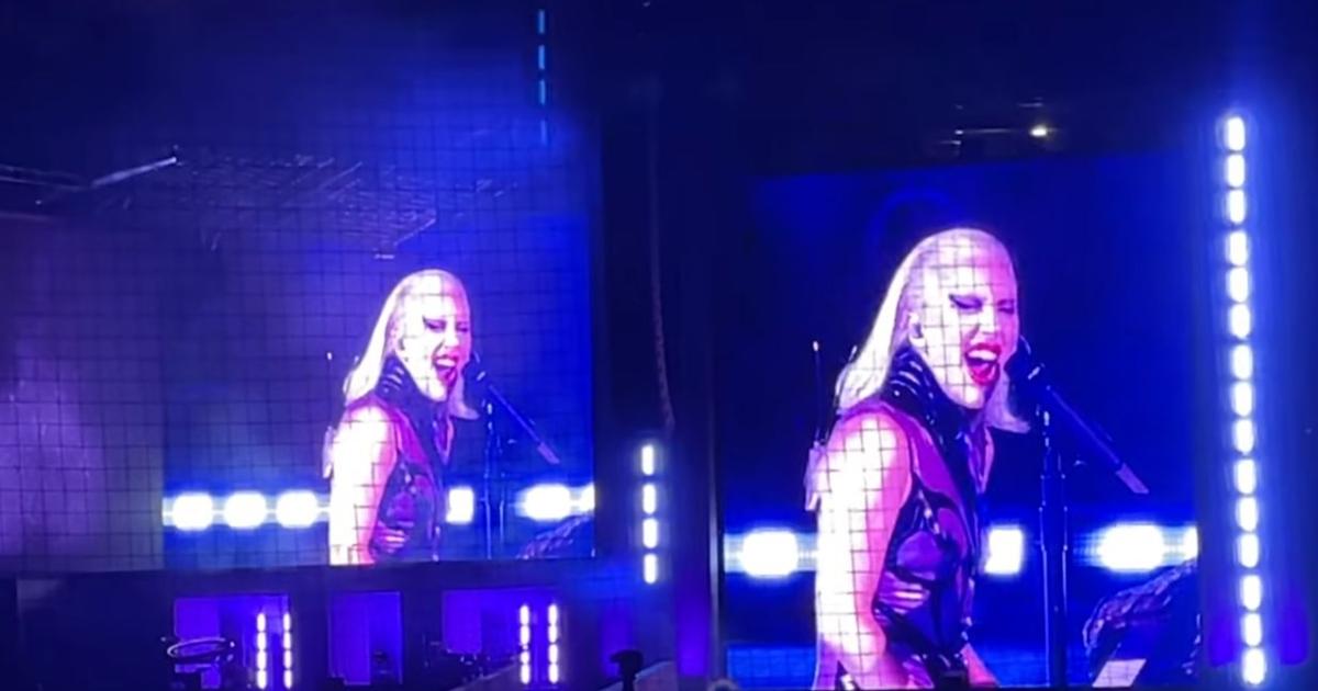 Lady Gaga turns her tour into a forum for the defense of abortion rights
