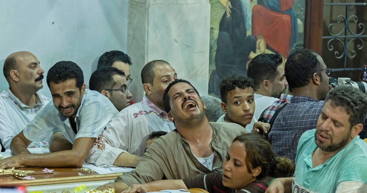Égypte : colère après l'incendie ayant fait 41 morts dans une église du Caire