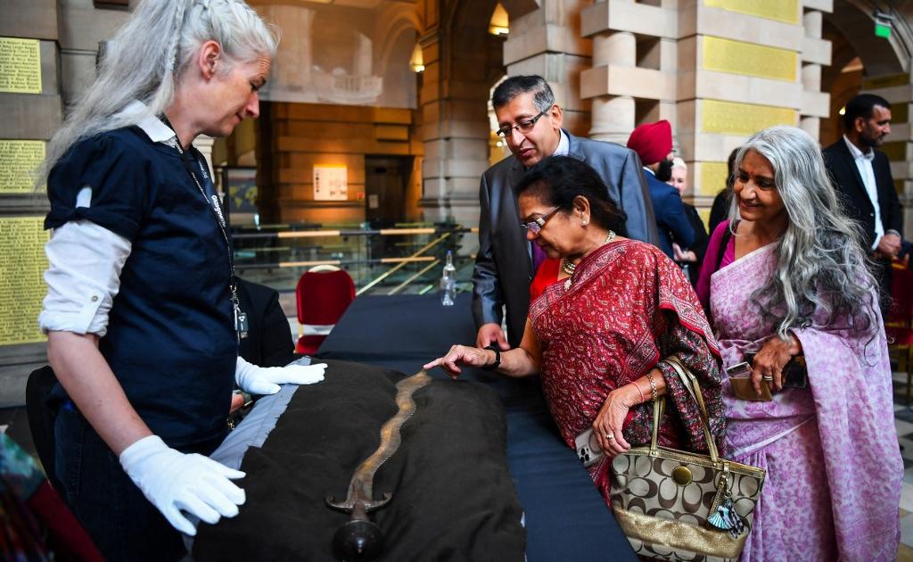 Scotland returns art looted during colonial period to India