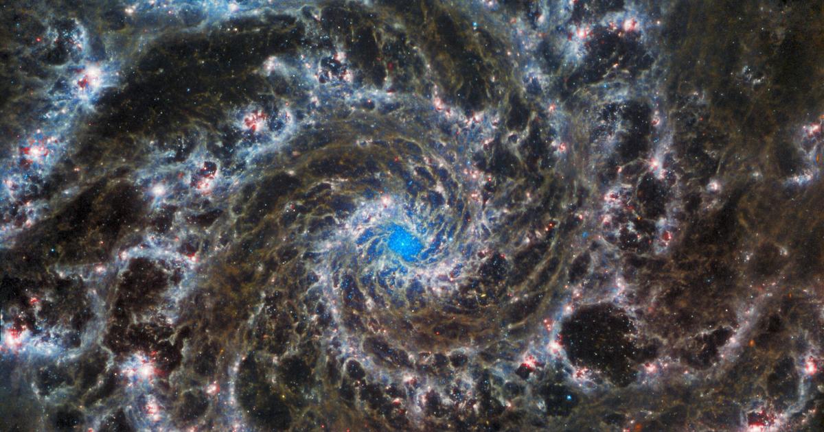 Luxuriöse Spiralgalaxie im Auge des James-Webb-Teleskops