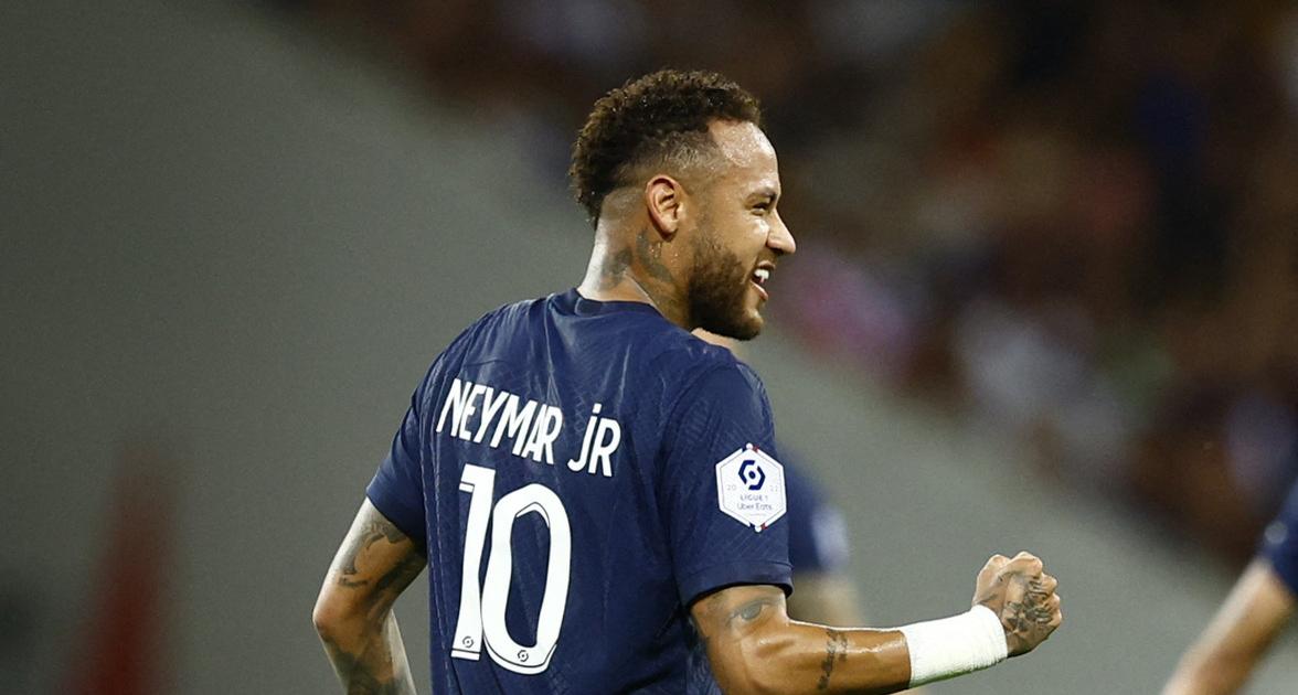 The transfer window: Chelsea are interested in Neymar but...