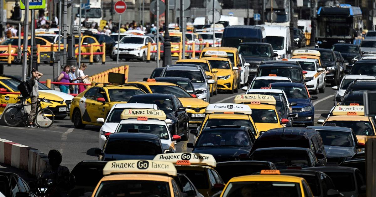 hacking of a taxi company creates traffic jams in Moscow