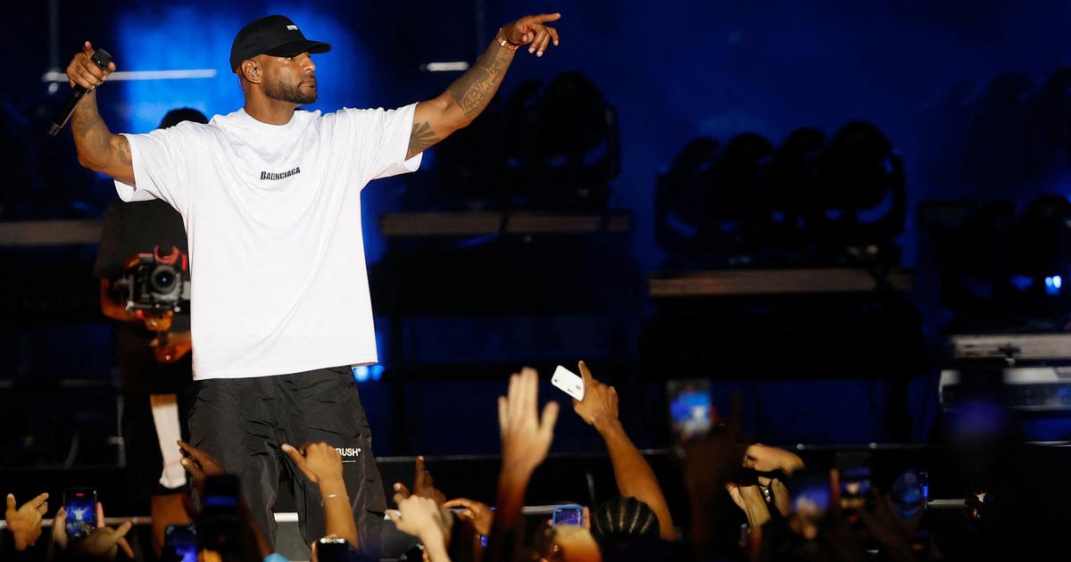 At the Stade de France, Booba crowns himself and drives out his demons