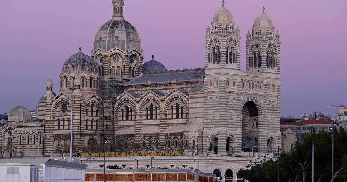 the city of Marseille will turn off its monuments at night