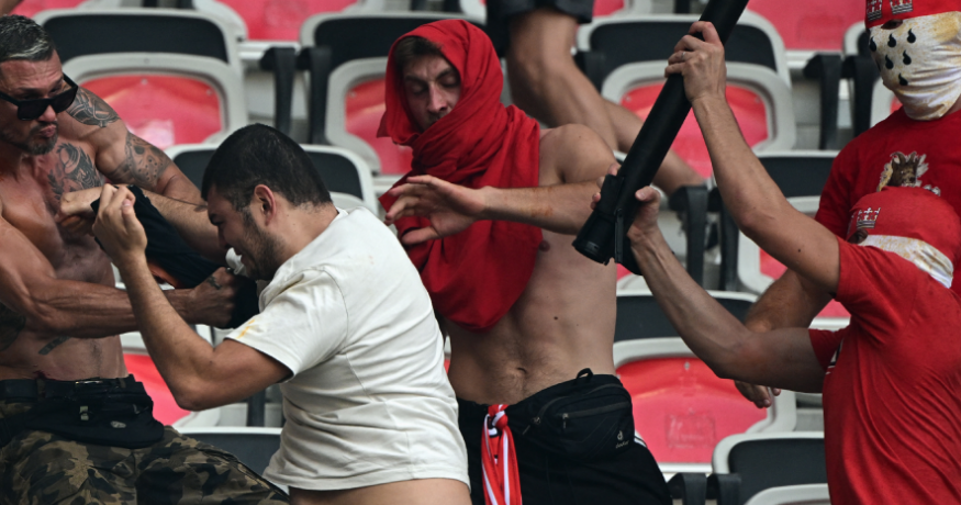 LIVE – Nice-Cologne: violent incidents in the stadium, the match postponed to 7:40 p.m.