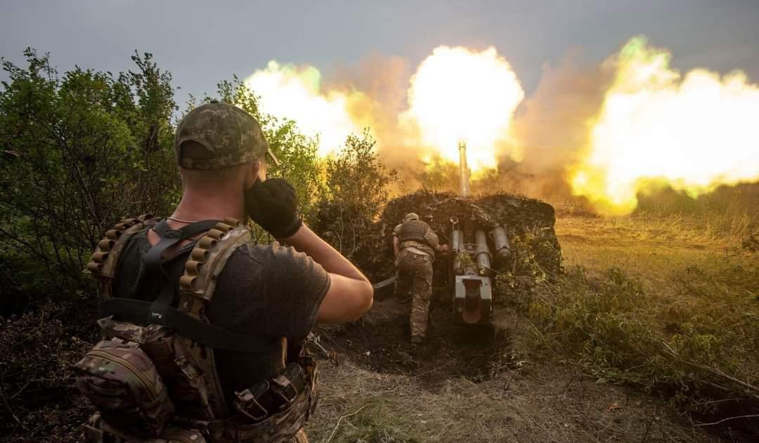 Guerre en Ukraine : Paris, Berlin, Copenhague et Oslo vont fournir des canons d'artillerie à Kiev