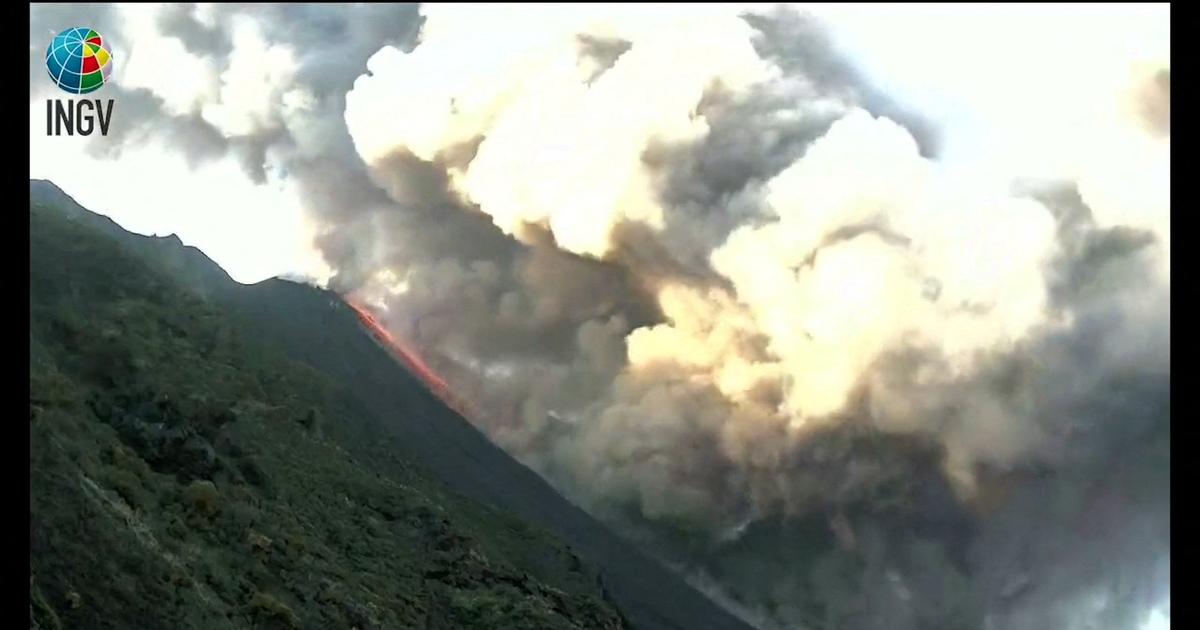 le impressionanti immagini dell’eruzione del vulcano Stromboli