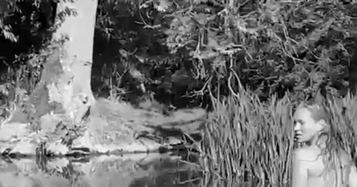 «Suivezmoi vers le Cosmoss» la sensuelle vidéo de Kate Moss, nue dans un étang, pour annoncer