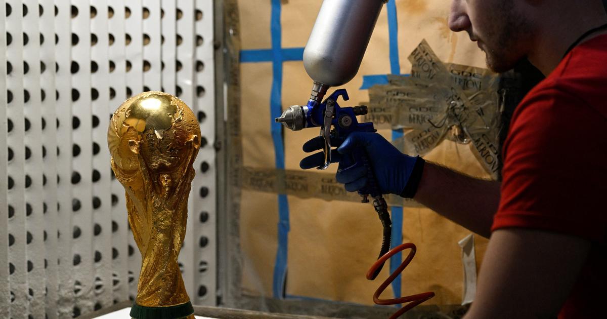 Football : l'artiste qui a dessiné le trophée de la Coupe du monde