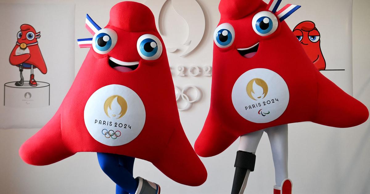 "Les Phryges" or "clitoris mascots" launch the preliminaries of the
