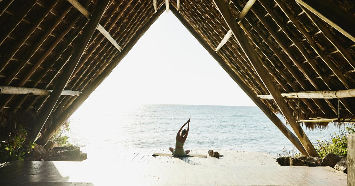 Ces trentenaires qui deviennent prof de yoga : un miroir aux alouettes ?