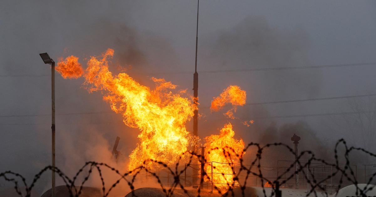Un dépôt pétrolier en feu dans une région russe à la frontière avec l'Ukraine