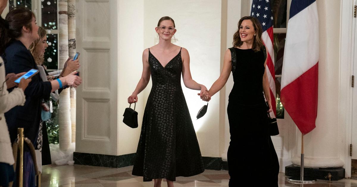 Jennifer Garner et sa fille Violet (qui la dépasse) éblouissent au dîner d'État de la Maison-Blanche