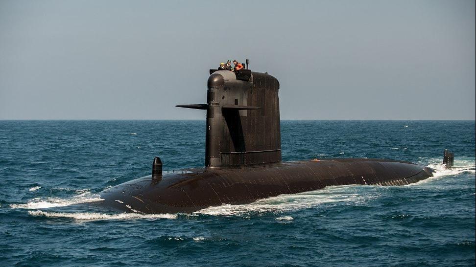 Après 39 ans de bons et loyaux services, le sous-marin nucléaire d'attaque Rubis tire sa révérence
