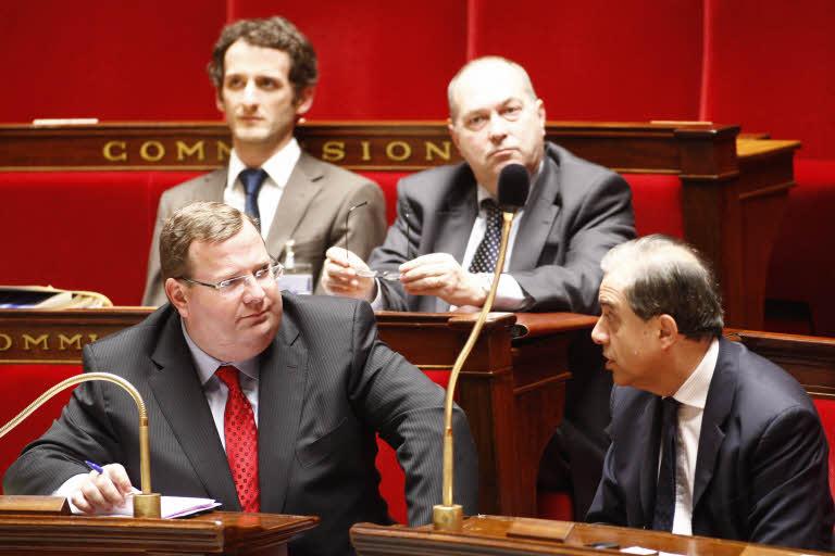 Le député UDI Jean-Luc Warsmann enfariné lors d'une manifestation pour ...