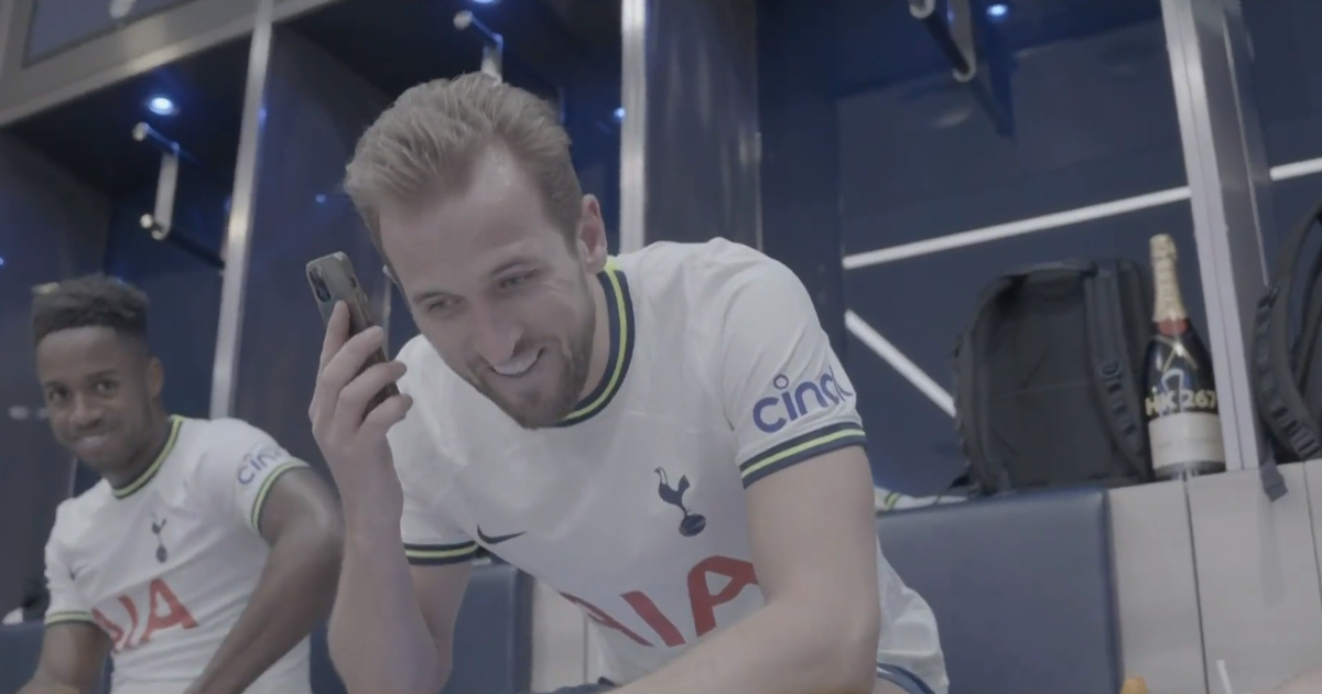 Premier League : quand Antonio Conte félicite Harry Kane dans le vestiaire... au téléphone