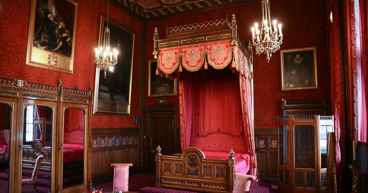 The incredible story of the bed where Charles III could spend the night of his coronation