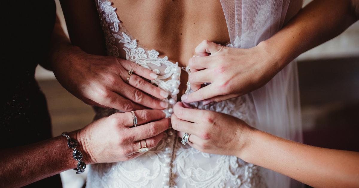 «J'aurais dû m'imposer» : ces mariées qui regrettent la robe portée le jour de leur mariage