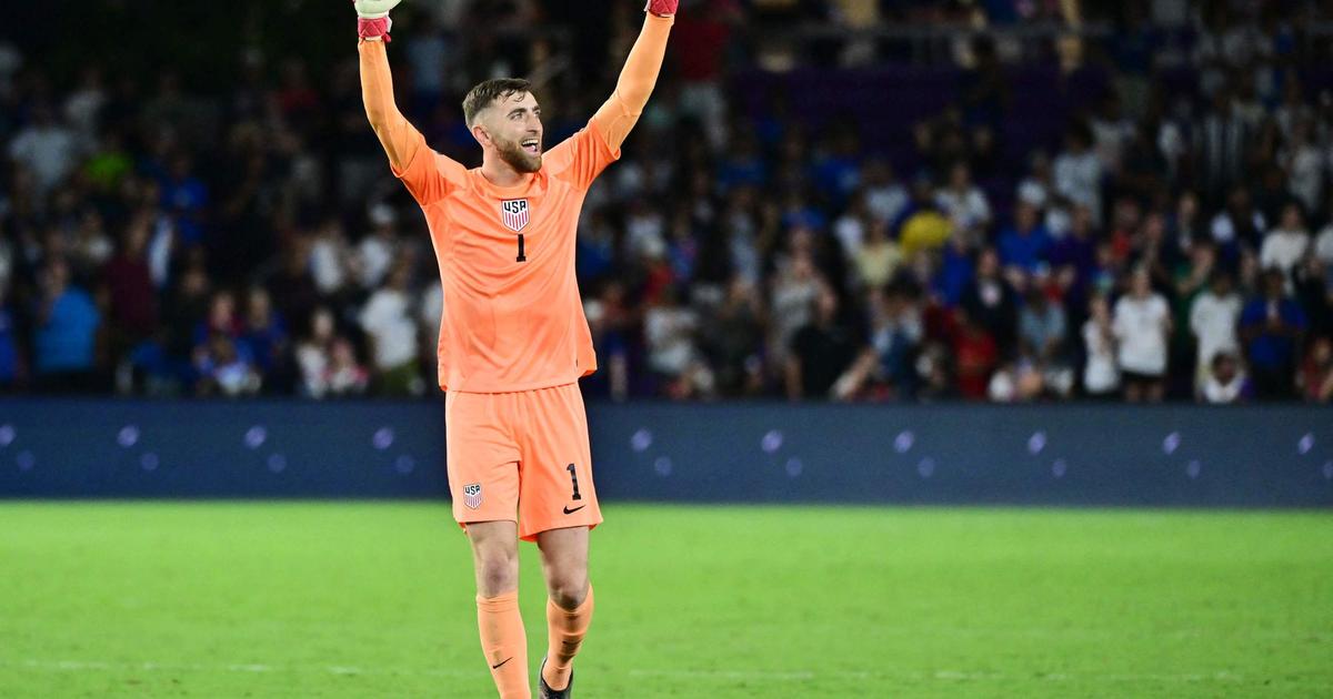 USA keeper finds out gender of his future baby on the pitch after El Salvador game