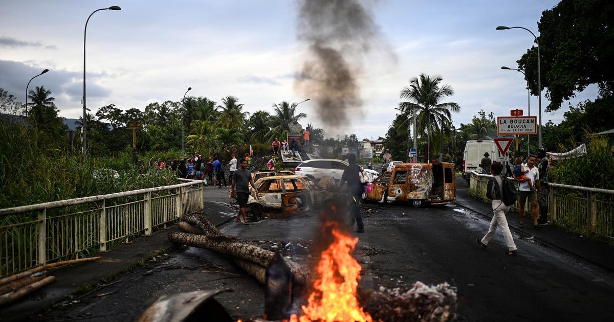 Guadeloupe : des commerces ciblés et des barrages en feu