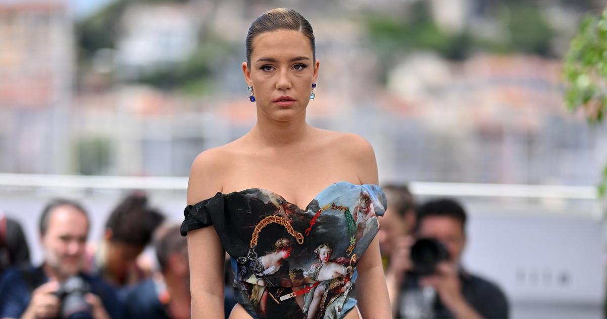 Le corset façon peinture de la Renaissance d'Adèle Exarchopoulos sur le photocall de Cannes