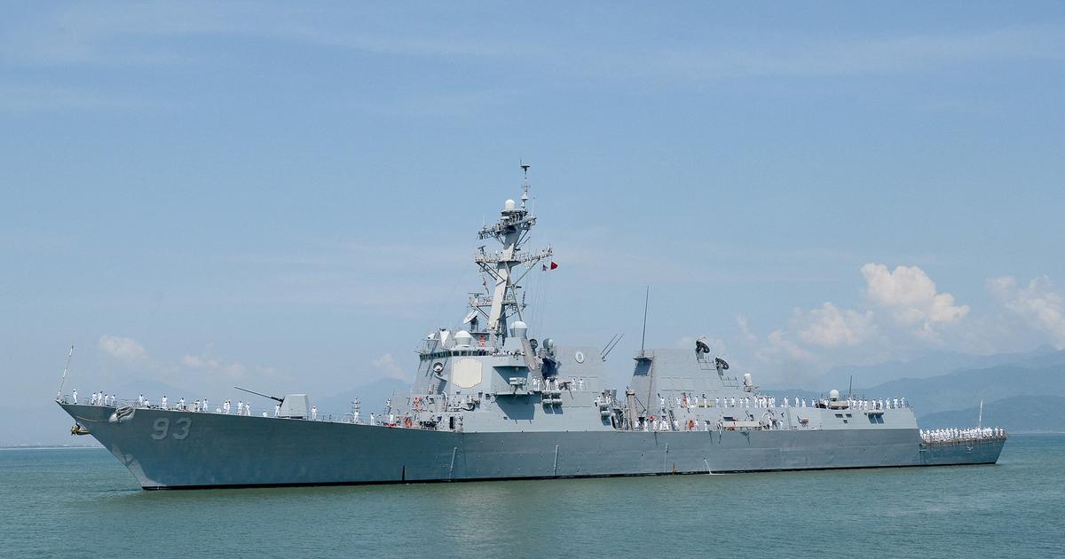 Des navires militaires américain et canadien traversent le détroit de Taïwan