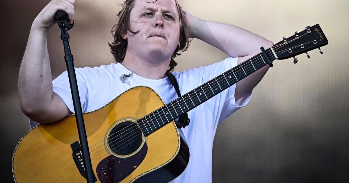 Tired of his Tourette syndrome, singer Lewis Capaldi cancels his entire world tour