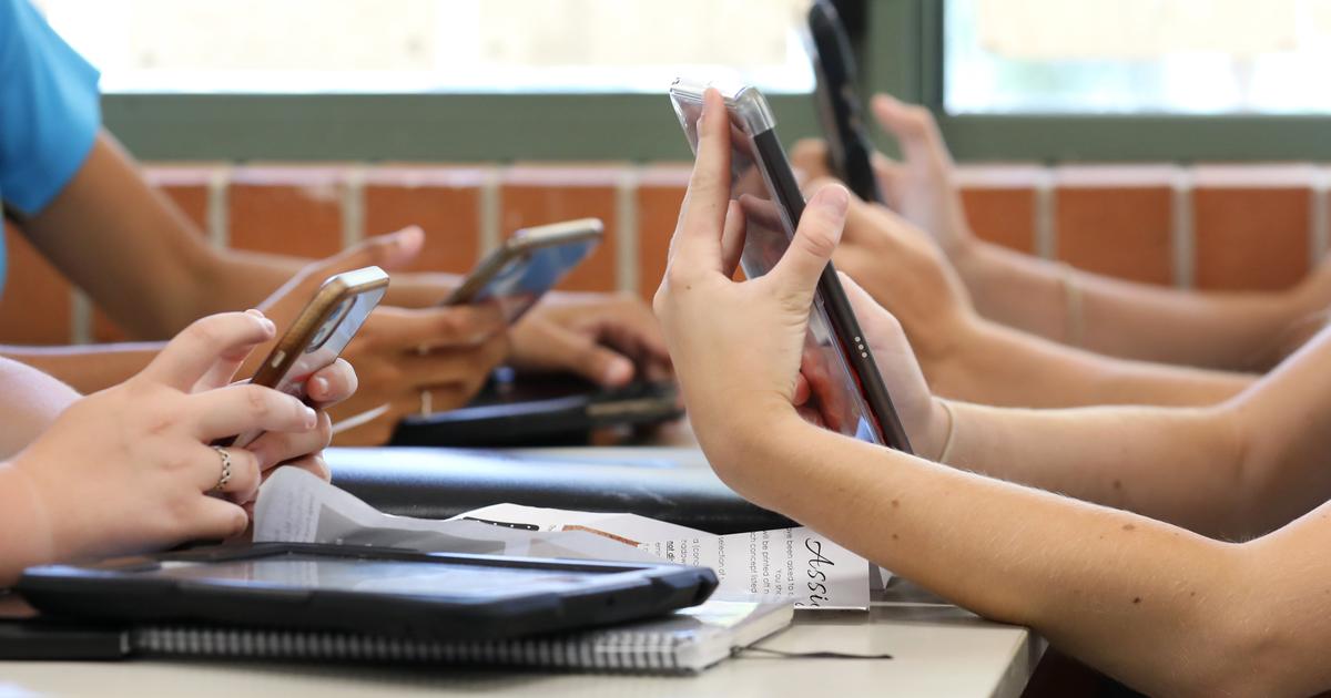 Mobiele telefoons worden verboden in de klaslokalen