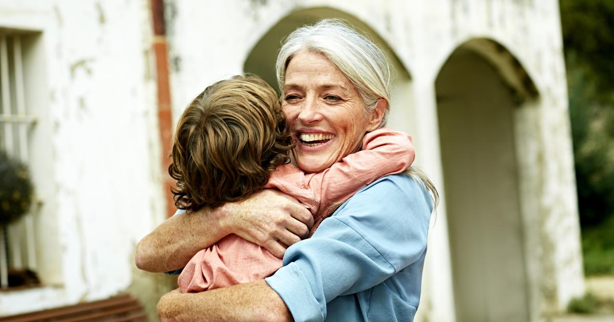 Parents surinvestis, divergences de valeurs, défi d'époque… Petit guide à l'attention des nouvelles grands-mères